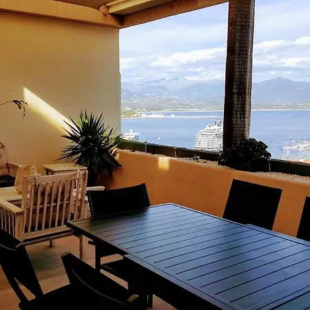 La Terrasse شقة