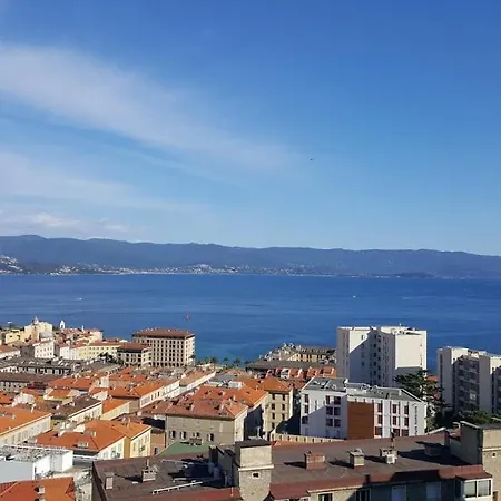 La Terrasse * أجاكسيو