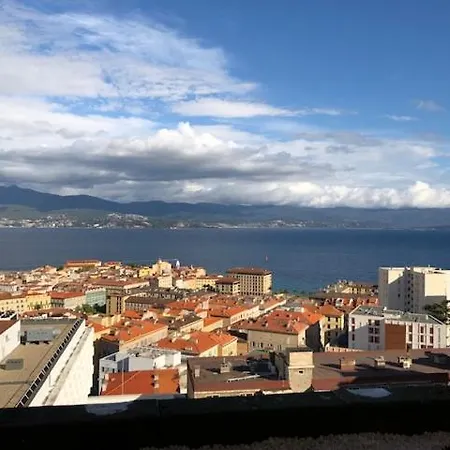 La Terrasse *