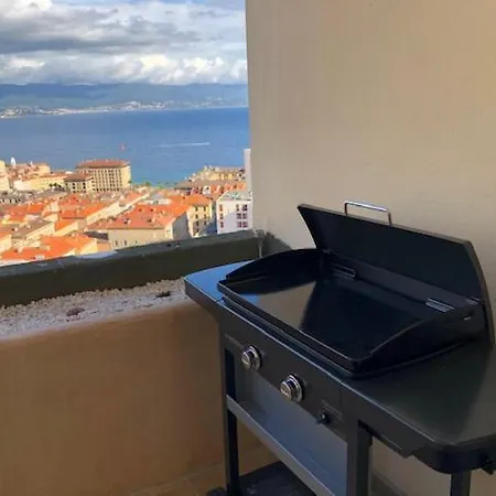 La Terrasse Apartment *